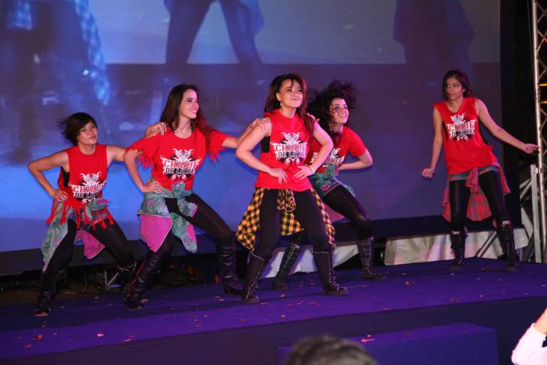 An energetic dance performance to entertain us guests during halftime.