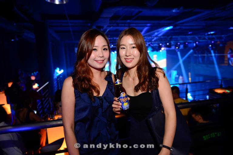 Hot babes Mei Yi and Jewel