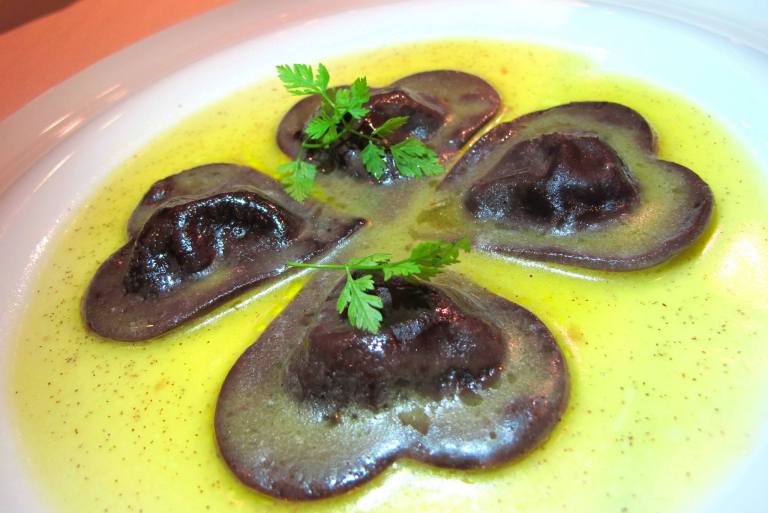 Cocoa flavoured ravioli with sweet potato and cinnamon butter sauce - cocoa pasta? Yes but just a hint of it to give it a slight cocoa taste as well as the colour. Once again the cocoa taste balances out the richness of the fragrant cinnamon butter sauce, and the sweetness of the sweet potato. Certainly not your typical ravioli. If you haven't guessed by now, each dish in the the special Valentine's Day set dinner incorporates chocolate.