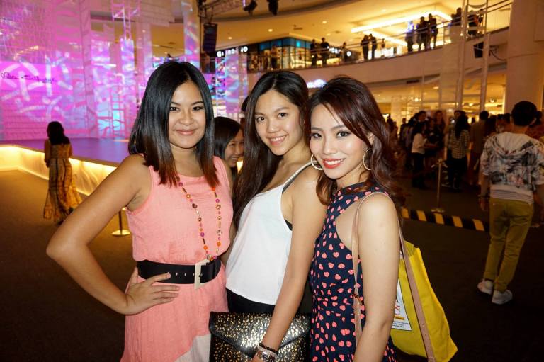 Mynn Lee again this time with the pretty Jun Yong and her friend