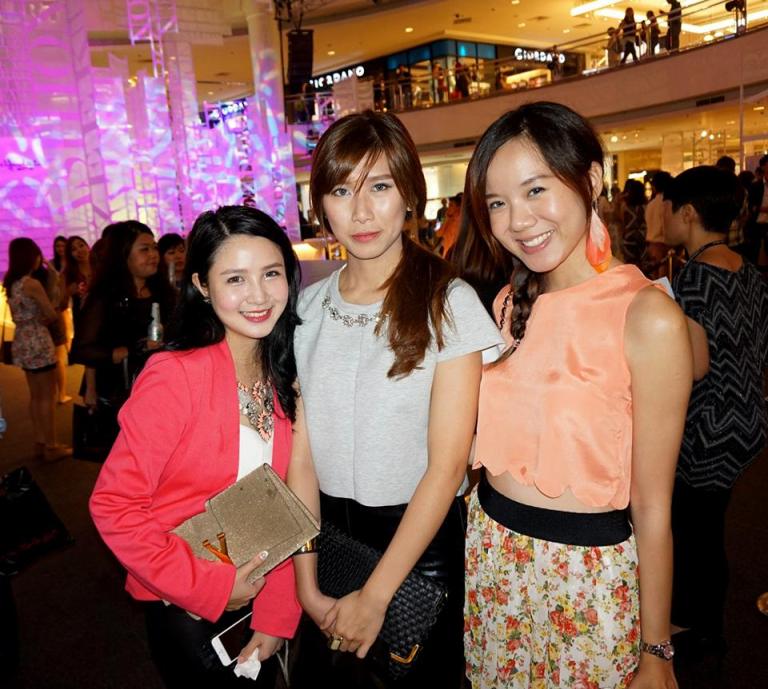 MHB's Povy Teng with her friend and Yee Ying