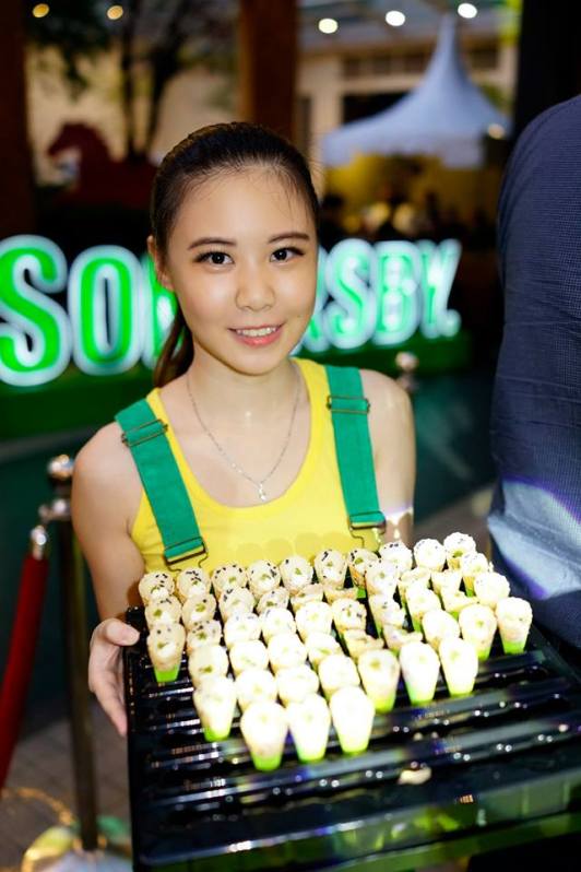 Lots of delicious canapes for us guests to savour along with the Somersby cider