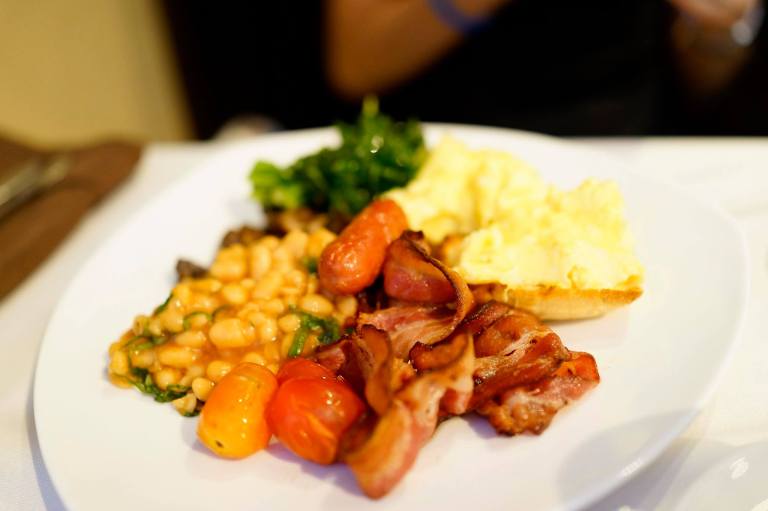 Full Breakfast - RM30.00 -  Eggs (done the style you want), smokey bacon, tomatoes, mushrooms, sausage, beans, spinach - for those of you who want the whole 9 yeards. Loved the smokey bacon and they were quite generous with it. 