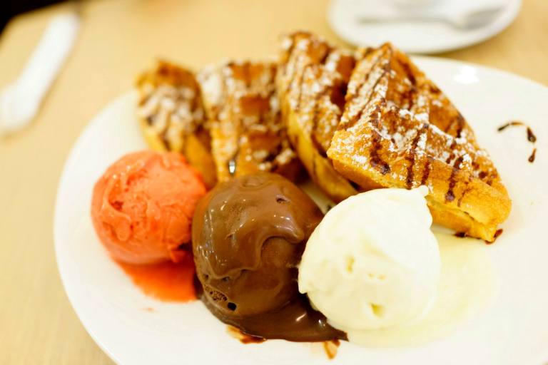 During our second visit we had chocolate, raspberry sorbet and vanilla ice creams with out waffle