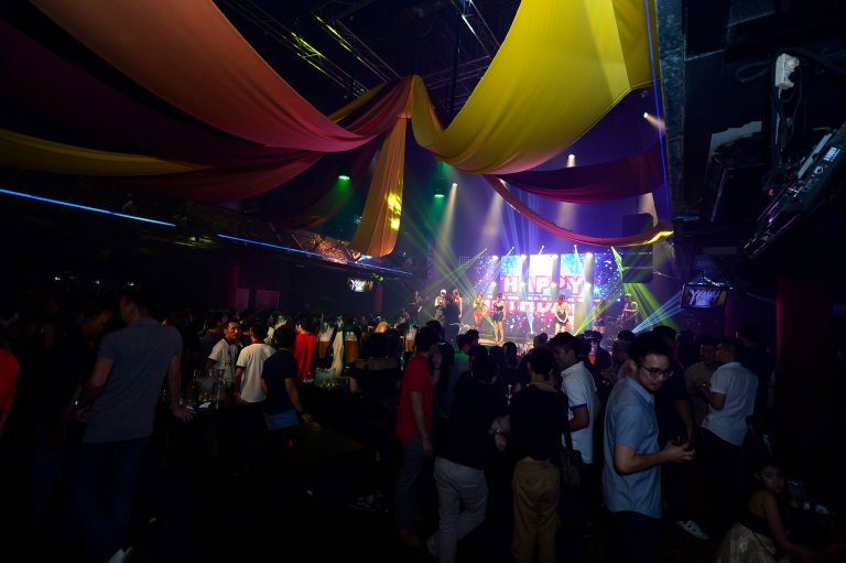 Rouge is pretty large and the high ceiling offers a sense of space and better ventilation