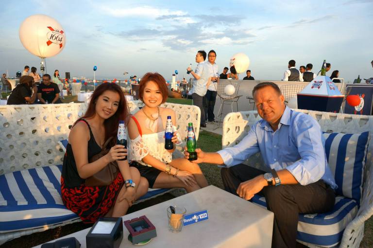 Henrik J. Andersen, Managing Director of Carlsberg Malaysia joined us for a beer and explained that Kronenbourg 1664's “Taste the French Way of Life’ campaign was to champion the art and beauty of work-life balance by simply treasuring good conversation and company. Couldn't agree more!