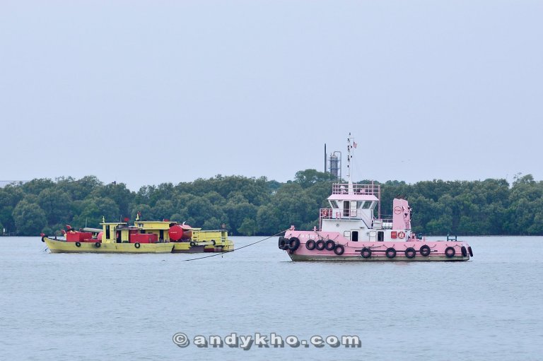 Spotted this pink tugboat and immediate thought of MHB's Kate Lee and Valerie Chua who are both major Hello Kitty fans!