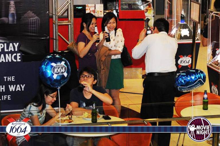 And I discovered this pic on Kronenbourg 1664 Malaysia's Facebook page of me snapping the ladies. Lol