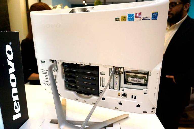 Want to upgrade your RAM or HDD? Simply pop open the back panel without the need to unscrew any screws!