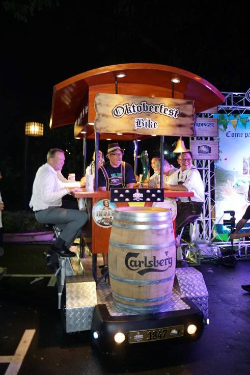 Grab 5 of your buddies and take the Bier Bike for a spin at the Carlsberg Oktoberfest parties!
