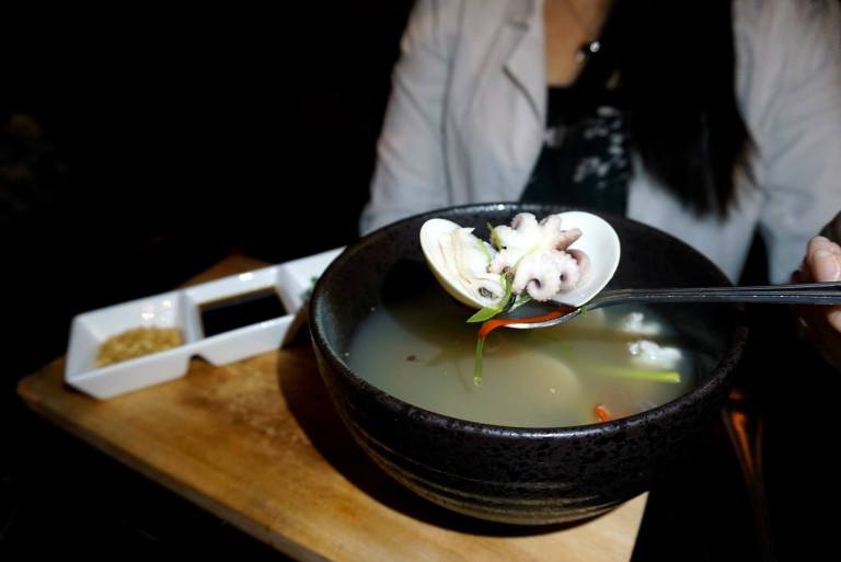 This Vietnamese inspired seafood soup was pretty loaded with seafood including prawns, clams and squid, and with cili padi on the side to add that extra kick!