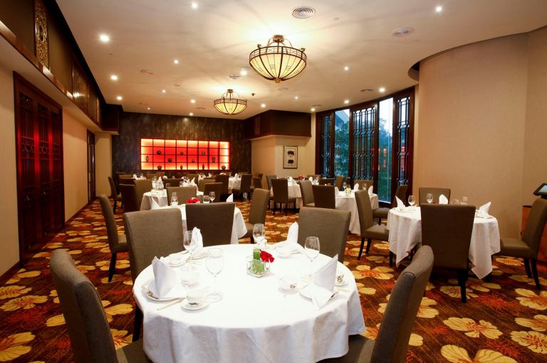Dynasty Restaurant's dining room