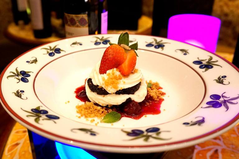 Mascarpone cheese mousse mille foglie