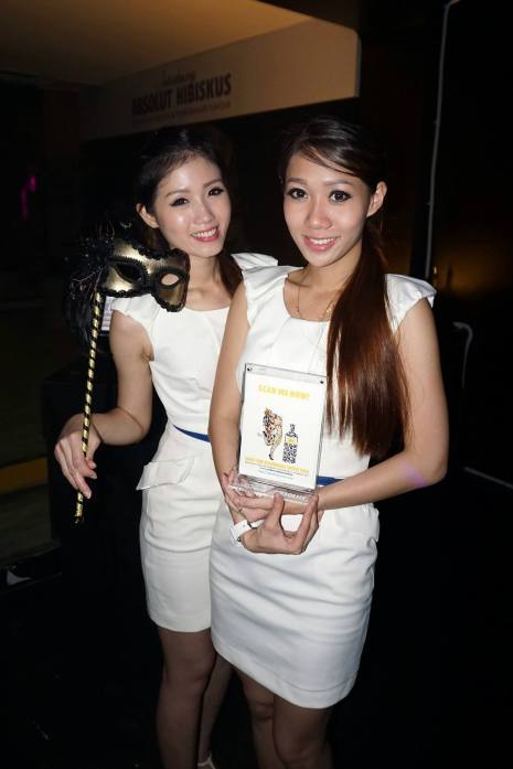 Pretty ABSOLUT girls