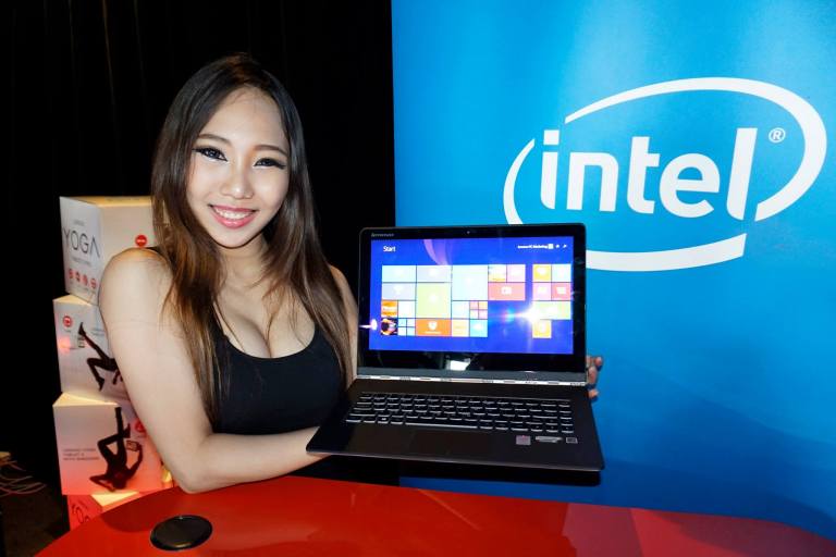 Lenovo Yoga 3 Pro in laptop mode