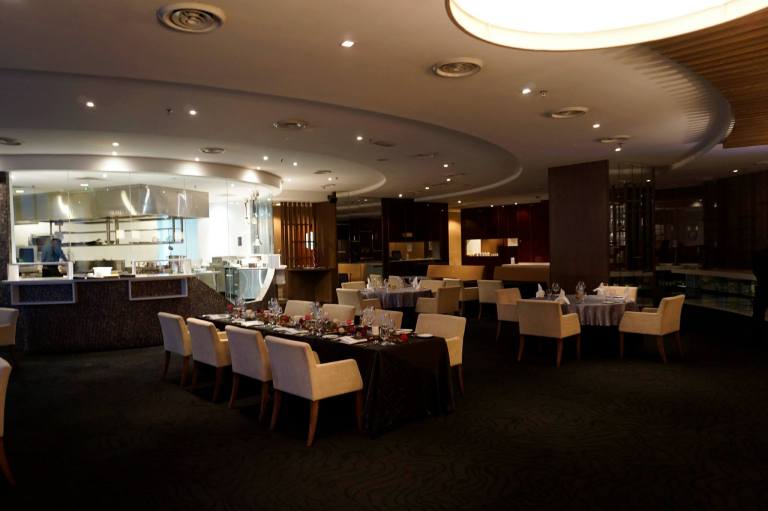 The restaurant is dimly lit and is quite a good place to take your partner for a romantic night out!