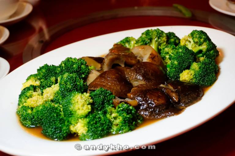 Prosperous Sea cucumber, Shitake mushroom and Superior Dried Oyster