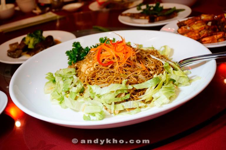 Fried Wanton Mee with Shitake Mushroom & Seafood