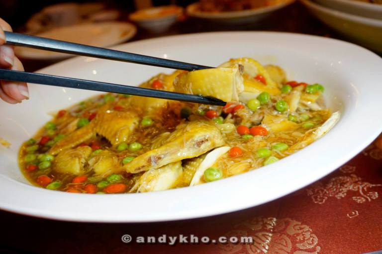Steamed Kampung Chicken with Dried Scallops & Green Vegetables