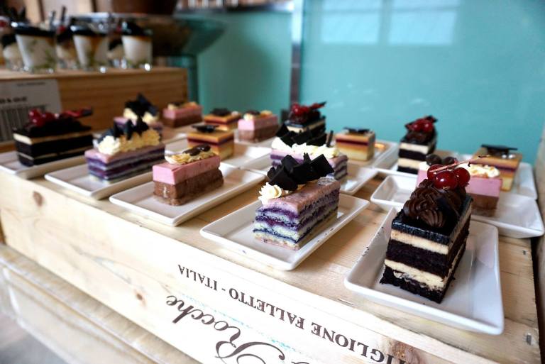 Some delicious little cakes. Don't be greedy or you might find yourself nodding off in the office after the sugar rush subsides.