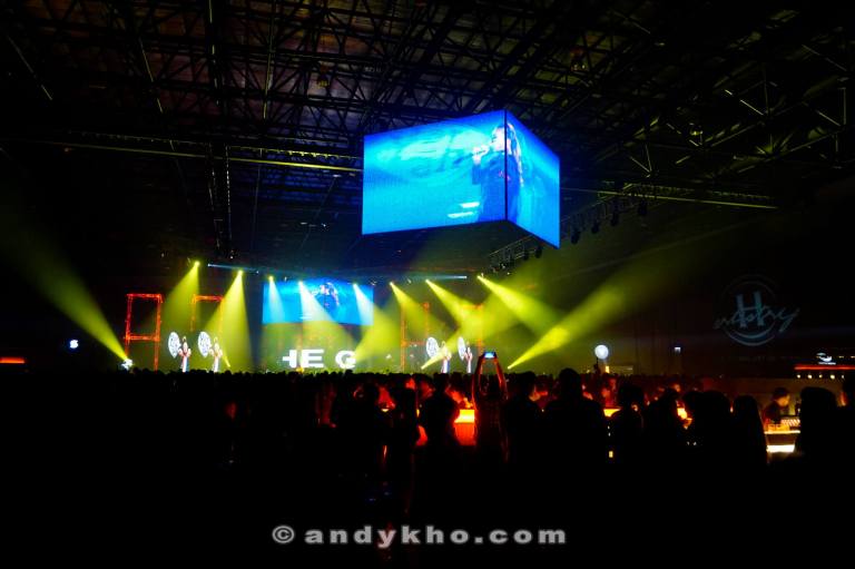 The main arena was transformed into one giant club with great audio and visual effects to boot!