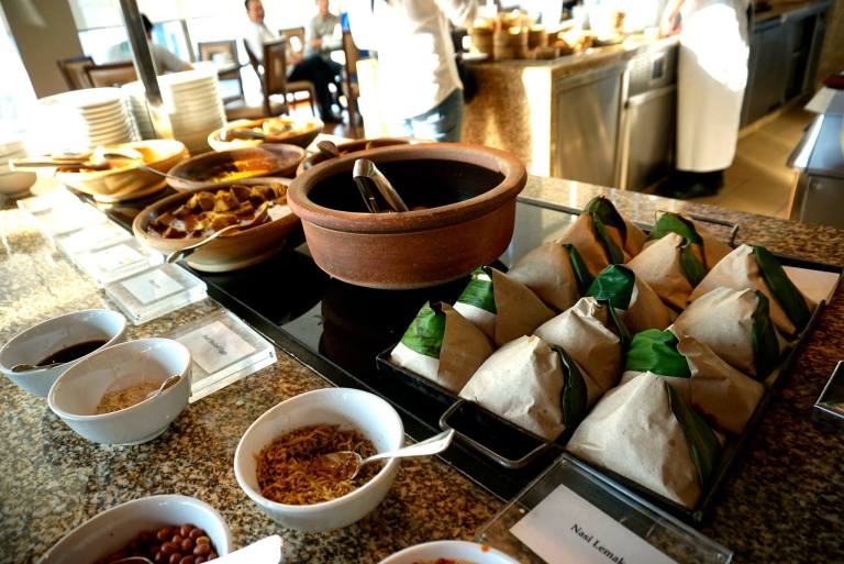 A must have in Malaysia - Nasi Lemak bungkus!