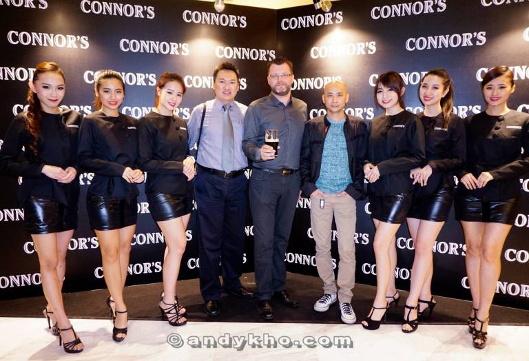 Andy and I with Kristian Dahl (Carlsberg Malaysia's Master Brewer/ Supply Chain Director) and the pretty brand ambassadors