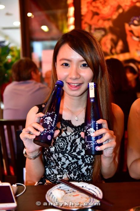 Lots of Japanese whiskies and beer for the guys, and there are also alcoholic drinks that girls will appreciate