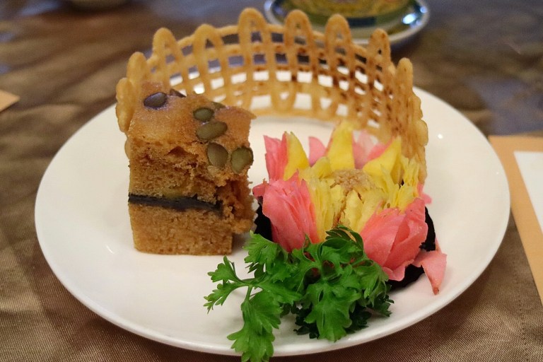 Peony Puff Pastry with Pineapple and Jackfruit - RM10.80++