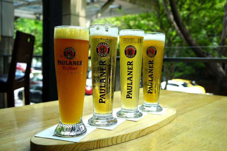 We also tried a four different beer mixers which are great for girls - beer with mango juice, beer with vodka, etc. etc.