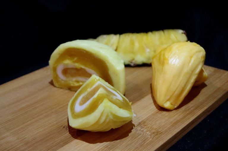 Snow Skin Pineapple Lotus with Jackfruit Mochi 
