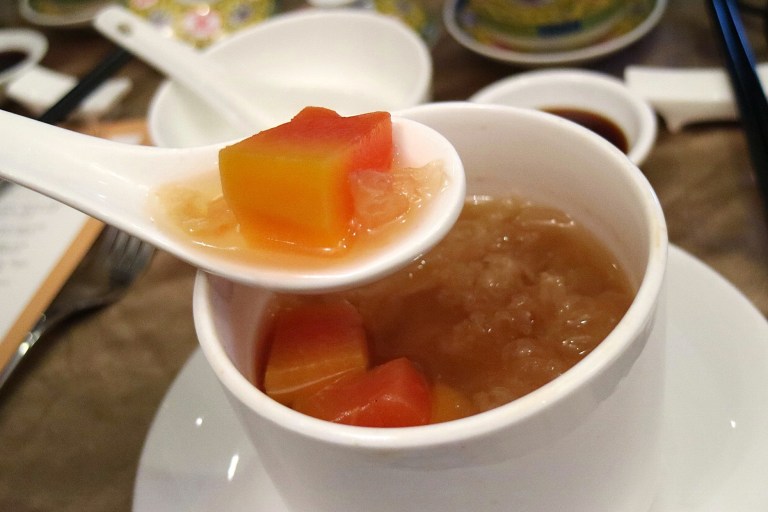 Double boiled Chicken Soup with Conpoy, Papaya and Snow Fungus 