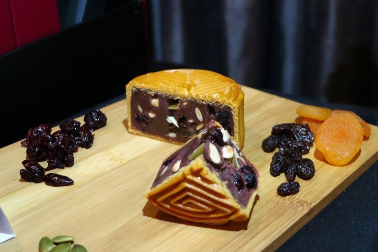 Blueberry Lotus with Dried Fruits & Assorted Seeds