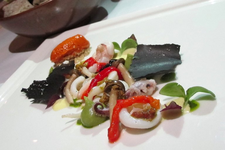 Squid, Paprika, Tierenteyn Pickles
