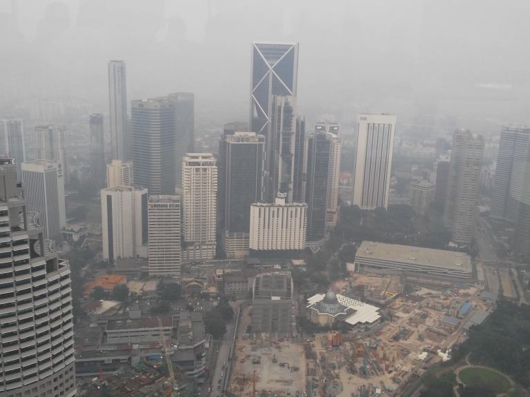 Unfortunately there was a bad haze that evening and all we could see out of the windows was this very gloomy view