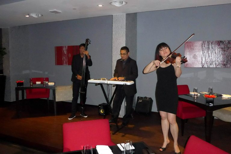 The instrumental band added to the romantic ambience of Cedar on 15