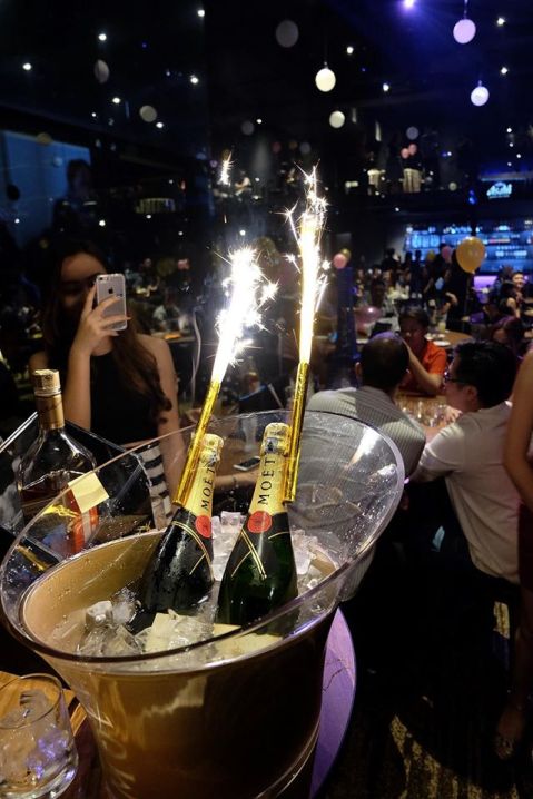 Soon it was midnight and time for champagne!