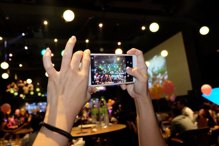 Love the bokeh/ background defocus effect in this pic.