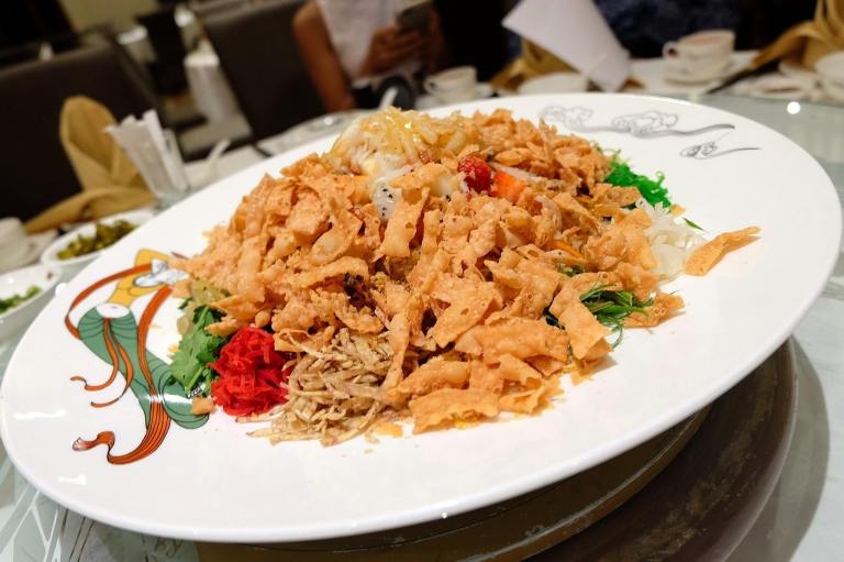 The meal started off with the must-have yee sang of course