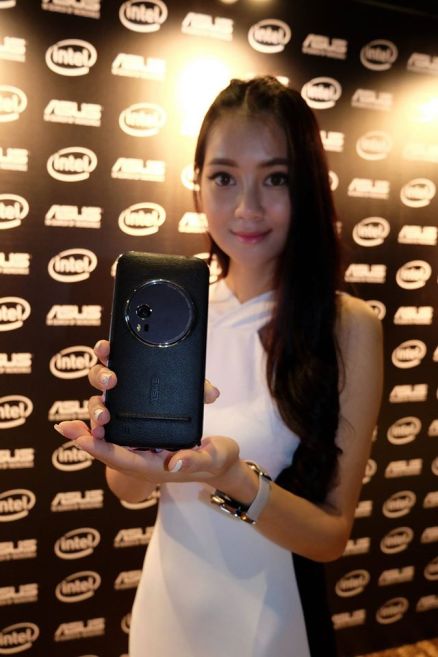 Asus ZenFone Zoom (1)
