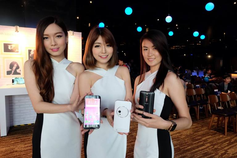 Asus ZenFone Zoom (23)