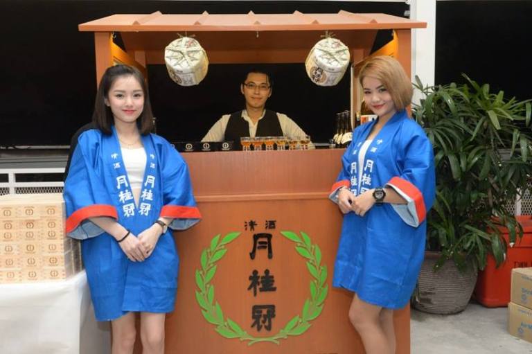 Mixologist Kelvin Lee made some awesome sake cocktails!