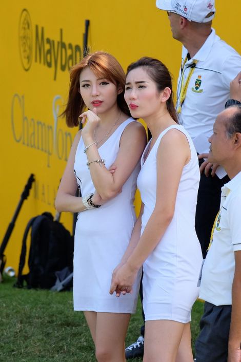 Sniped the pretty Miko and Wan Li who were on the course from the hospitality suite which was at least 100' away