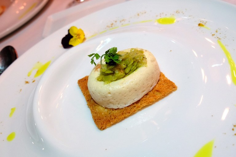 Hokkaido Scallop Royale - Marinated Scallops, Leek Vinaigrette and Crispy Curry Melba Toast