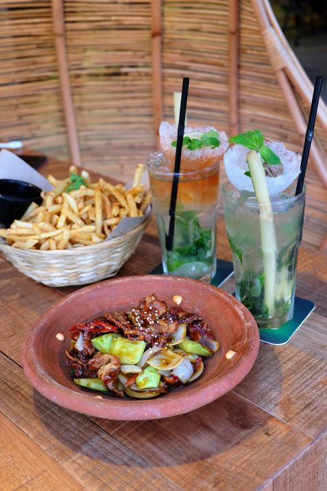 Some light bites and mojitos to start us off with while waiting for everyone to arrive