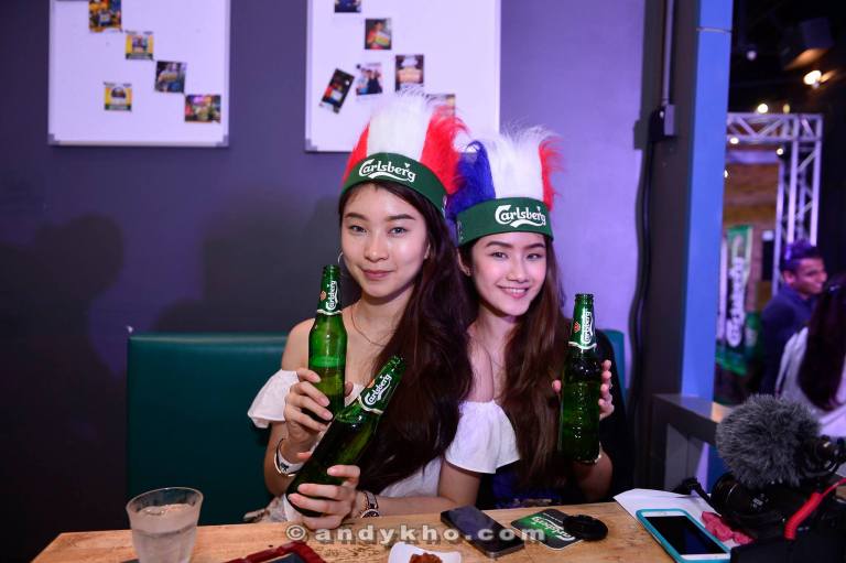 Mon and Jean enjoying their ice-cold Carlsberg