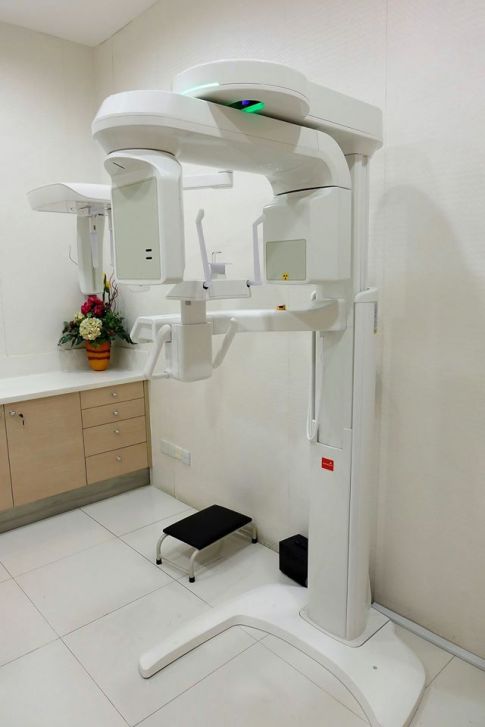 Had an X-ray scan first which was super fast. The image was digitally transferred to Dr. Caryn's room so that she got an instant view of the condition of my teeth during the consultation.