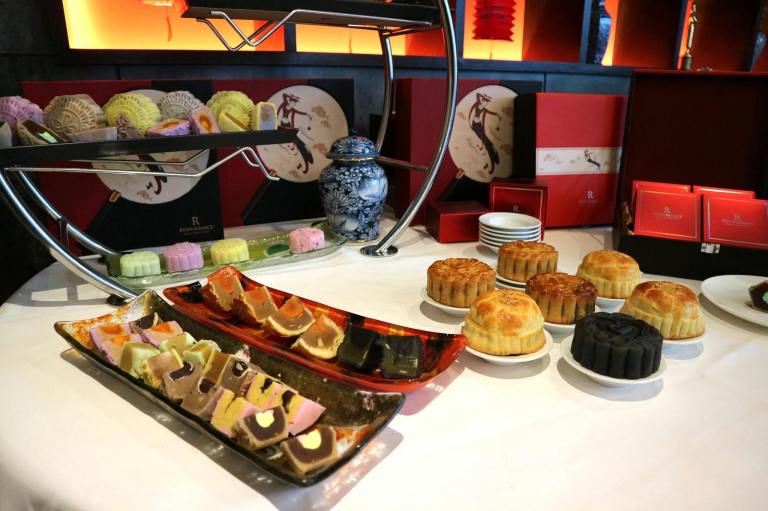 Renaissance Kuala Lumpur Hotel Mooncake (1)