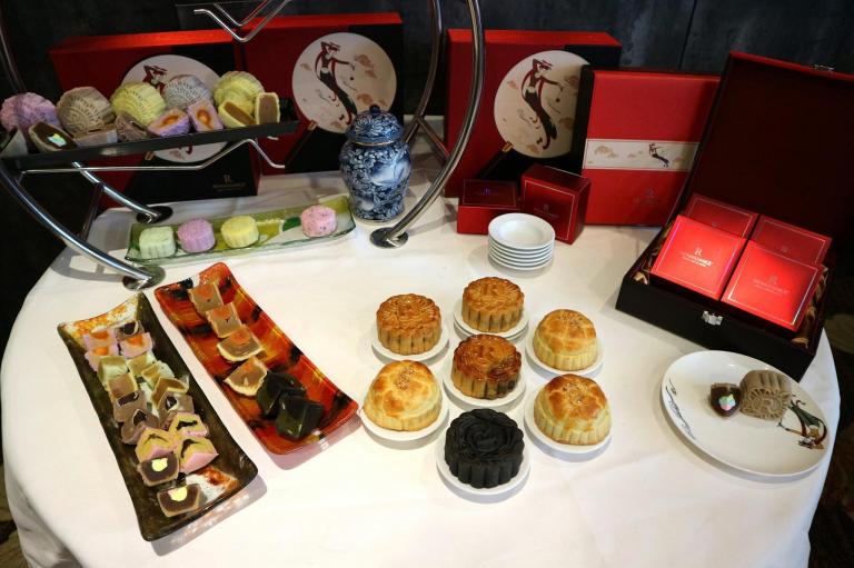 Renaissance Kuala Lumpur Hotel Mooncake (3)