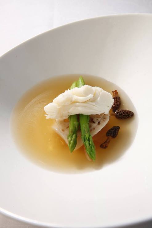 renaissance-hotel-kuala-lumpur-lobster-consomme-morel-mushroom-with-fresh-crab-meat-and-sea-treasure